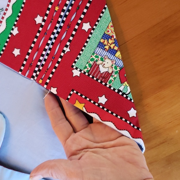 Elf on a Shelf Table Runner and 4 Placemats - Picture 7 of 8